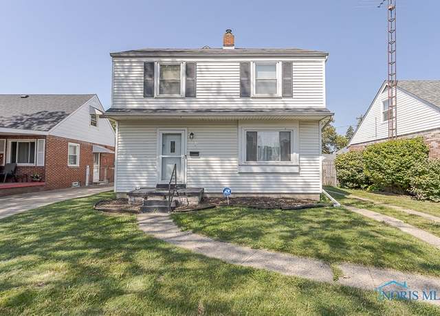 Property at 5061 Hallgate Ave, Toledo, OH 43612, 3 beds, 2 baths