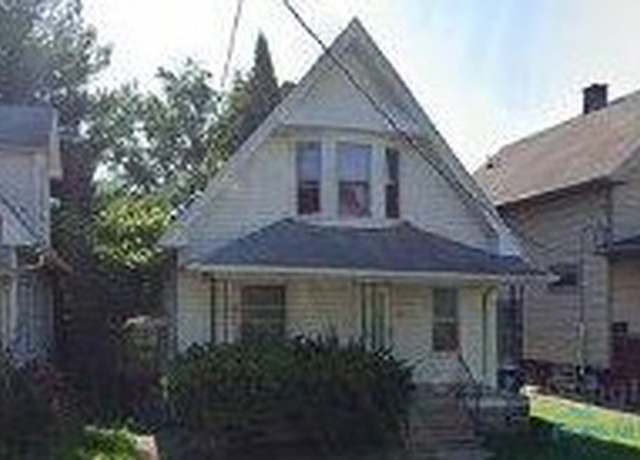 Property at 529 Valleywood Dr, Toledo, OH 43605, 3 beds, 1.5 baths