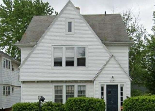Property at 4019 N Lockwood Ave, Toledo, OH 43612, 4 beds, 2 baths