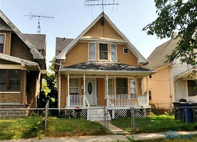 Property at 3214 Maplewood Ave, Toledo, OH 43610, 3 beds, 1 bath