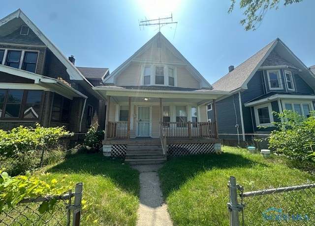 Property at 3214 Maplewood Ave, Toledo, OH 43610, 3 beds, 1 bath