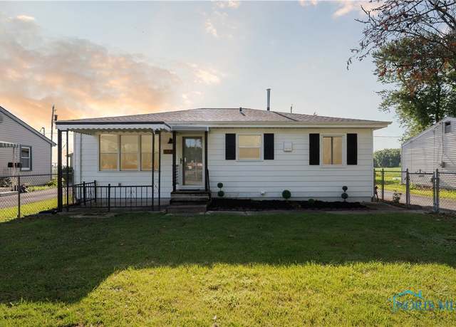 Property at 1220 42nd St, Fostoria, OH 44830, 3 beds, 1 bath