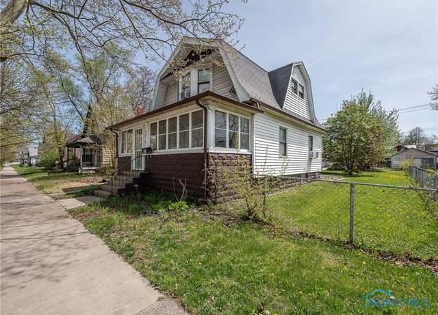 Property at 963 South Ave, Toledo, OH 43609, 2 beds, 2 baths