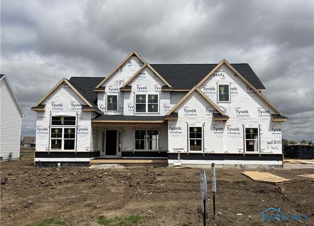 Property at 11 Hawthorne Xing, Perrysburg, OH 43551, 5 beds, 3.5 baths