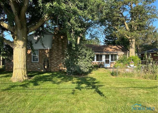 Property at 948 Daggett Dr, Napoleon, OH 43545, 3 beds, 2 baths