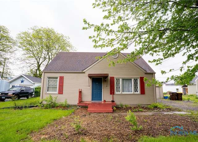 Property at 1702 E Hopkins St, Defiance, OH 43512, 3 beds, 1 bath