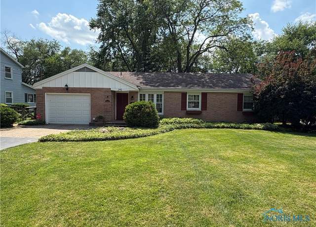 Property at 940 Cherry St, Perrysburg, OH 43551, 3 beds, 2 baths