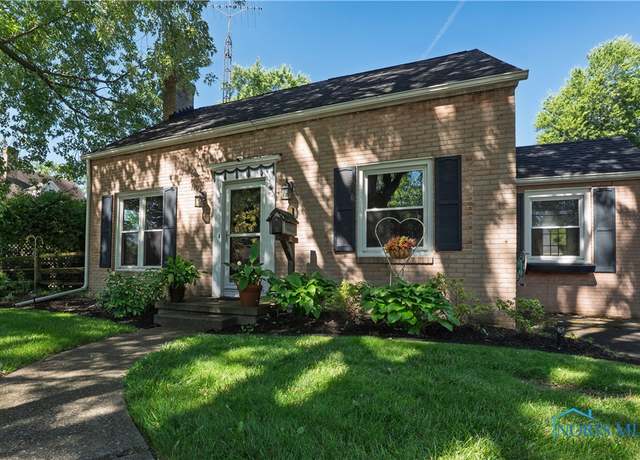 Property at 5923 Highland View Dr, Sylvania, OH 43560, 4 beds, 2 baths