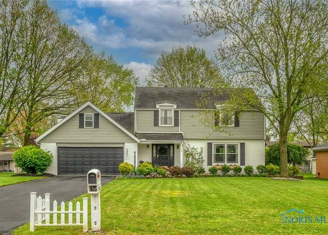 Property at 2401 Westmoor Rd, Findlay, OH 45840, 4 beds, 2.5 baths