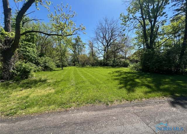 Property at 1055 Nela Pkwy, Toledo, OH 43615