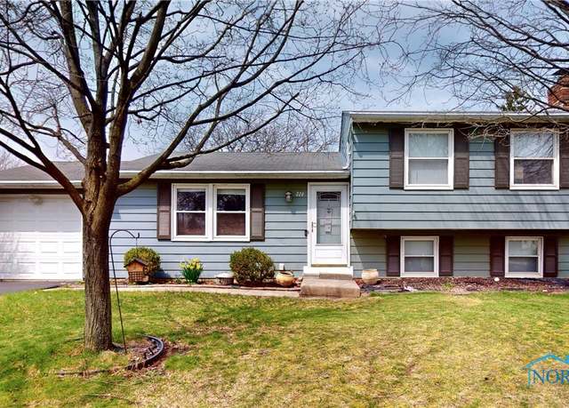 Property at 220 Southwood Dr, Perrysburg, OH 43551, 3 beds, 2 baths