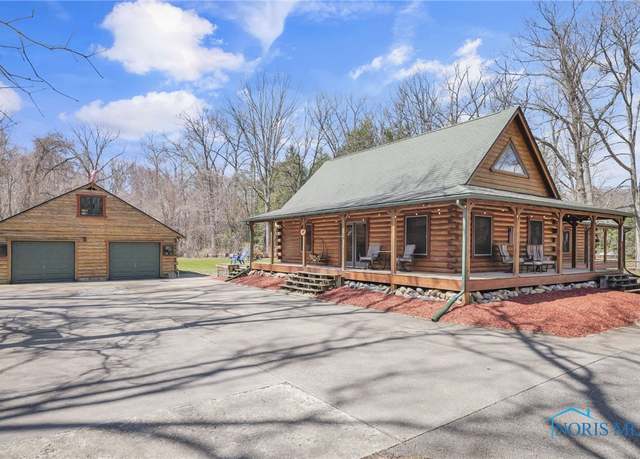Property at 2525 N King Rd, Toledo, OH 43615, 4 beds, 2 baths