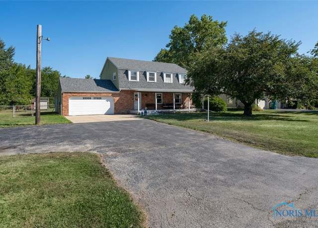 Property at 10154 Avenue Rd, Perrysburg, OH 43551, 4 beds, 2.5 baths
