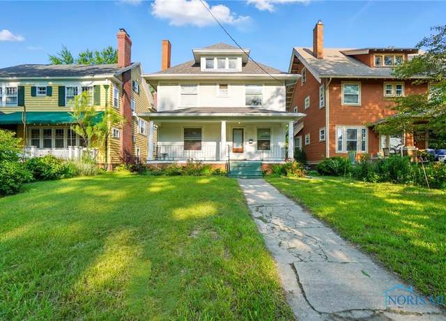 Property at 2727 Robinwood Ave, Toledo, OH 43610, 4 beds, 2 baths