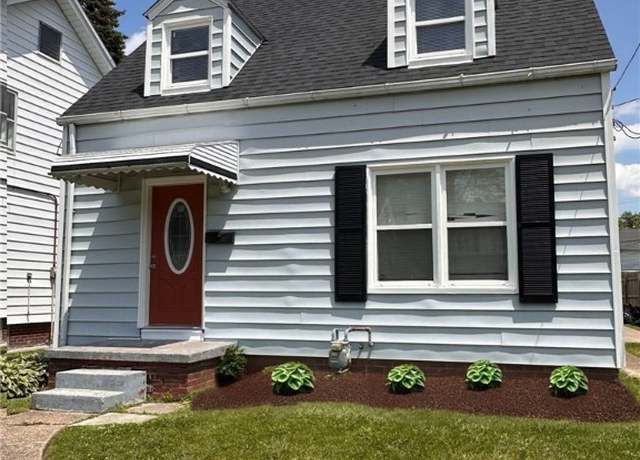 Property at 4526 N Lockwood Ave, Toledo, OH 43612, 3 beds, 1.5 baths