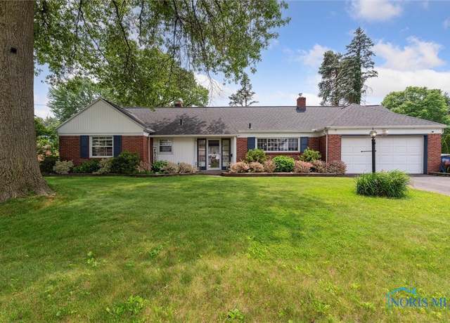 Property at 3419 Christie Blvd, Toledo, OH 43606, 3 beds, 1.5 baths