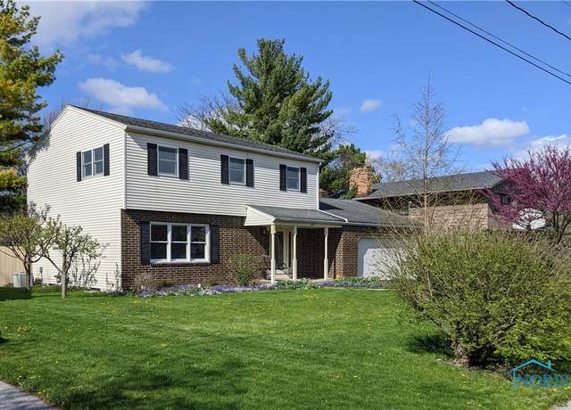 Property at 1304 N Orleans Ave, Bowling Green, OH 43402, 4 beds, 2.5 baths