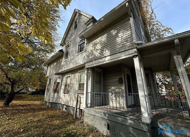 Property at 3107 Scottwood Ave, Toledo, OH 43610, 4 beds, 1 bath