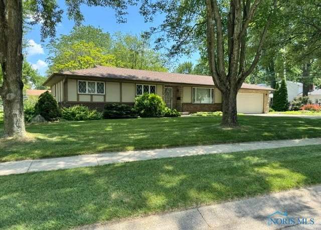 Property at 400 Hickory Ln, Waterville, OH 43566, 3 beds, 2 baths