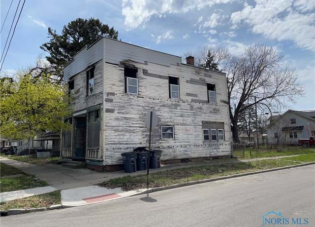 Property at 3353 Elm St, Toledo, OH 43608, 4 beds, 2 baths