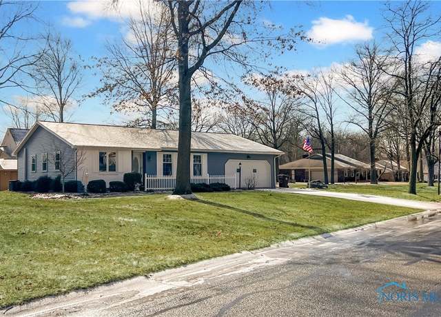 Property at 327 Northwood Dr, Defiance, OH 43512, 3 beds, 2 baths