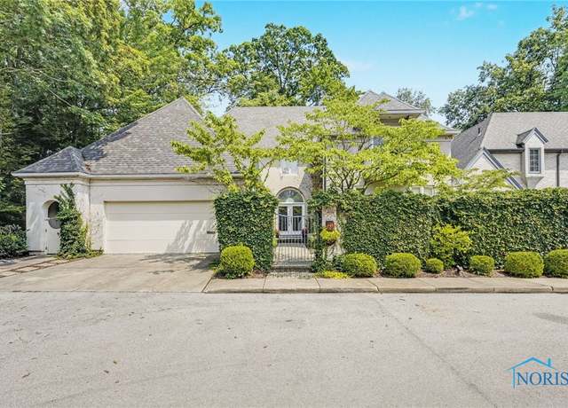 Property at 25 Exmoor, Ottawa Hills, OH 43615, 3 beds, 2.5 baths