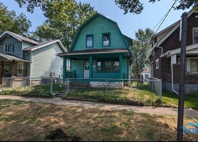 Property at 825 Clark St, Toledo, OH 43605, 3 beds, 1 bath