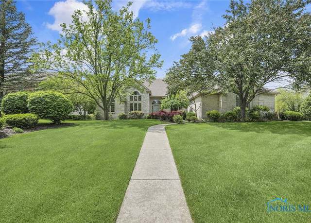 Property at 350 Osage Ct, Perrysburg, OH 43551, 3 beds, 2.5 baths