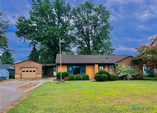 Property at 2350 E Sand Rd, Port Clinton, OH 43452, 3 beds, 1.5 baths