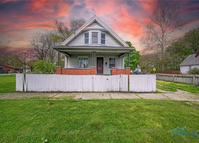 Property at 202 Lake Shore Ave, Toledo, OH 43609, 3 beds, 1.5 baths