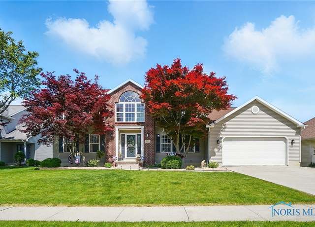 Property at 1506 Misty Oaks Dr, Findlay, OH 45840, 5 beds, 2.5 baths