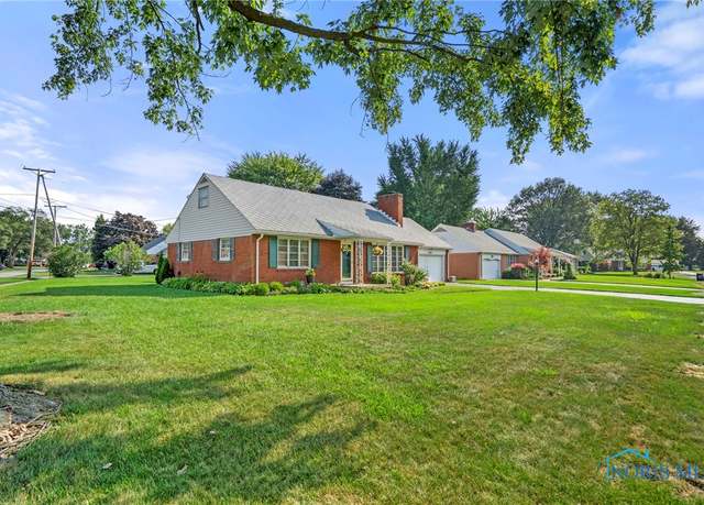 Property at 1000 Brookview Ct, Findlay, OH 45840, 4 beds, 2 baths