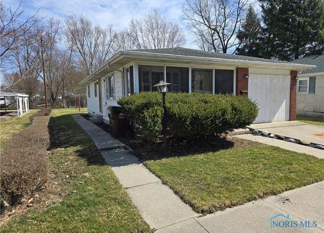 Property at 916 Sunday St, Defiance, OH 43512, 3 beds, 1 bath