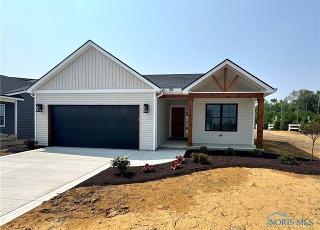 Property at 5018 Easton Dr, Oregon, OH 43616, 2 beds, 2 baths