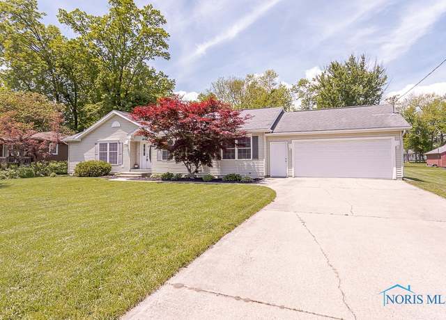 Property at 646 Clarion Ave, Holland, OH 43528, 3 beds, 2 baths