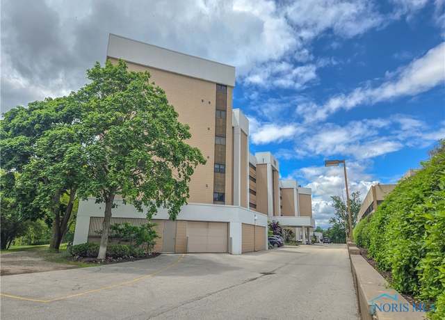 Property at 5831 Monroe St #602, Sylvania, OH 43560, 3 beds, 2 baths