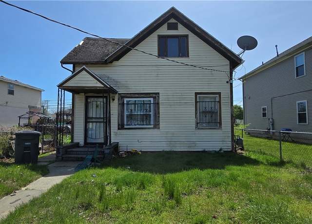 Property at 1015 Belmont Ave, Toledo, OH 43607, 2 beds, 1 bath