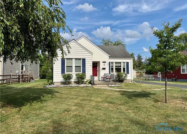 Property at 720 Ransom St, Maumee, OH 43537, 2 beds, 1 bath