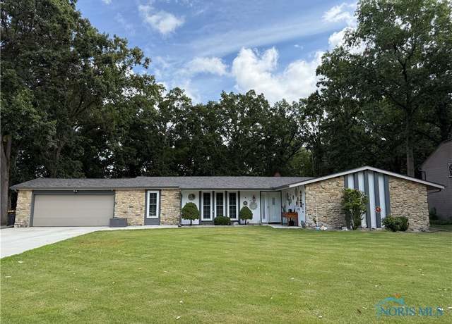 Property at 1819 Sherwood Dr, Defiance, OH 43512, 3 beds, 2 baths