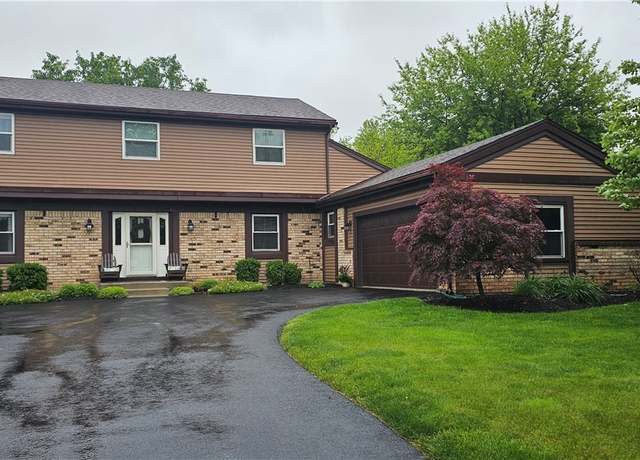 Property at 947 Bexley Dr, Perrysburg, OH 43551, 4 beds, 2.5 baths
