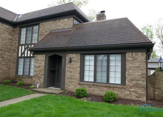 Property at 6553 Abbey Run Unit D13, Sylvania, OH 43560, 3 beds, 2 baths