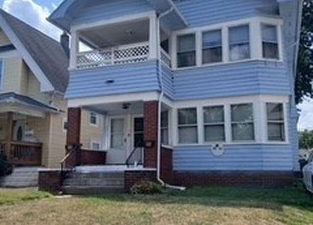 Property at 804 Hampton Ave, Toledo, OH 43609, 4 beds, 2 baths