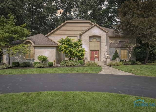 Property at 4816 Sunwood Dr, Toledo, OH 43623, 4 beds, 4 baths