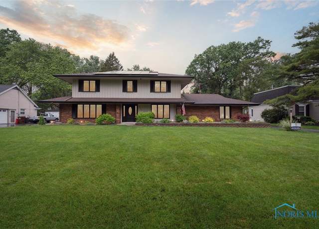Property at 3759 Rose Glenn Dr, Toledo, OH 43615, 3 beds, 3.5 baths