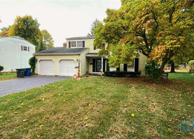 Property at 2263 Country Squire Ln, Toledo, OH 43615, 4 beds, 2.5 baths