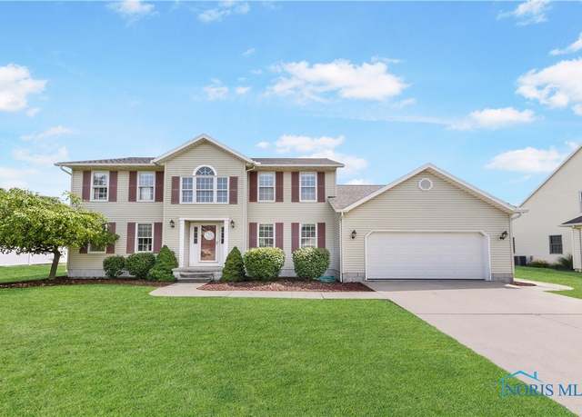 Property at 640 Hemlock St, Wauseon, OH 43567, 4 beds, 2.5 baths