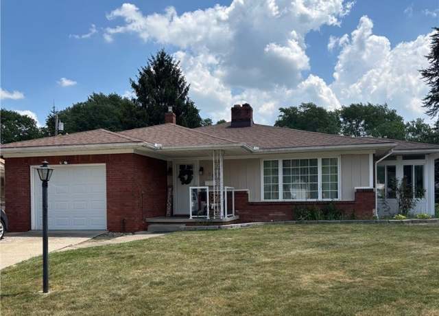 Property at 5854 E Heights Dr, Toledo, OH 43613, 3 beds, 1.5 baths