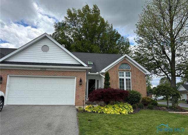 Property at 2209 Bonnie Ln, Findlay, OH 45840, 3 beds, 2.5 baths