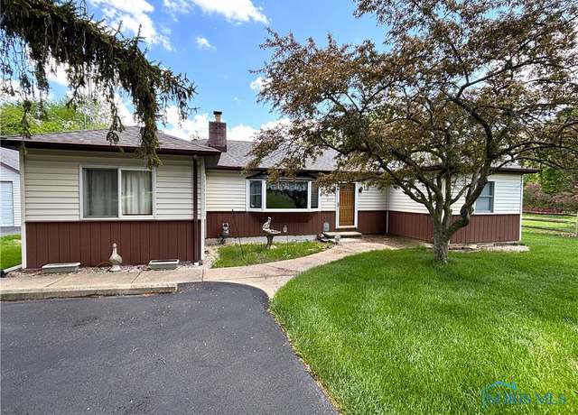 Property at 611 Marilyn Dr, Rossford, OH 43460, 4 beds, 2.5 baths