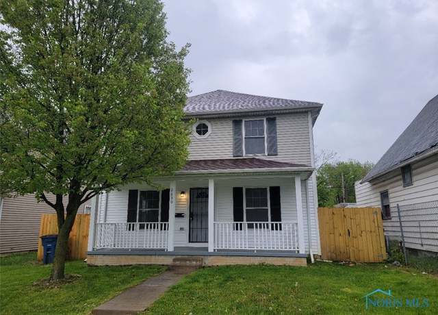 Property at 2630 Elm St, Toledo, OH 43608, 4 beds, 3 baths